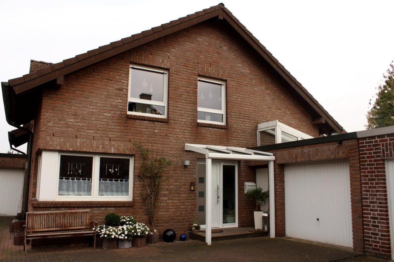 Wohnen In Einer Privatstrasse Marl Exterior foto